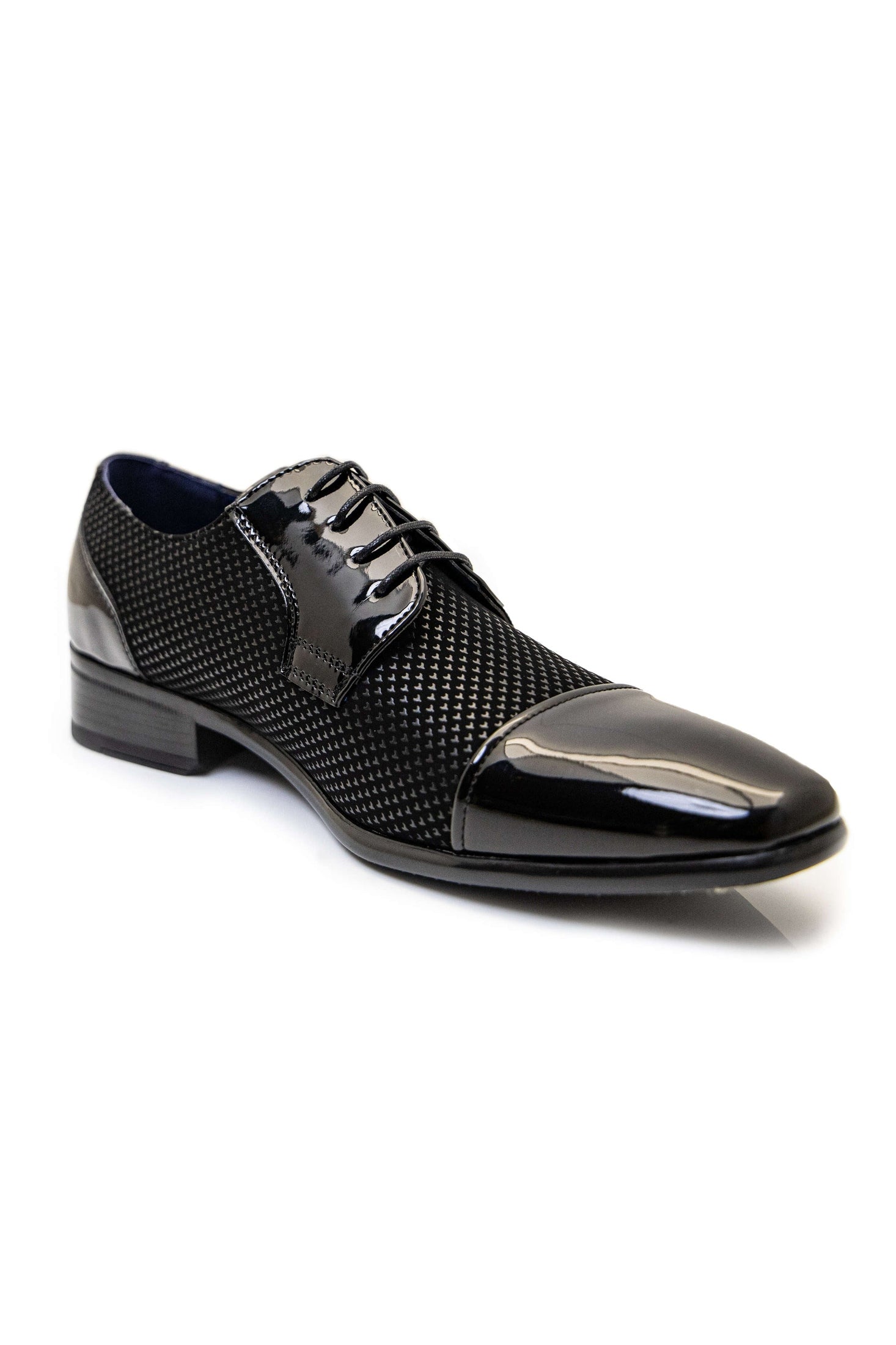 PATENT LEATHER LACE UP SHOES IN TWO TONE