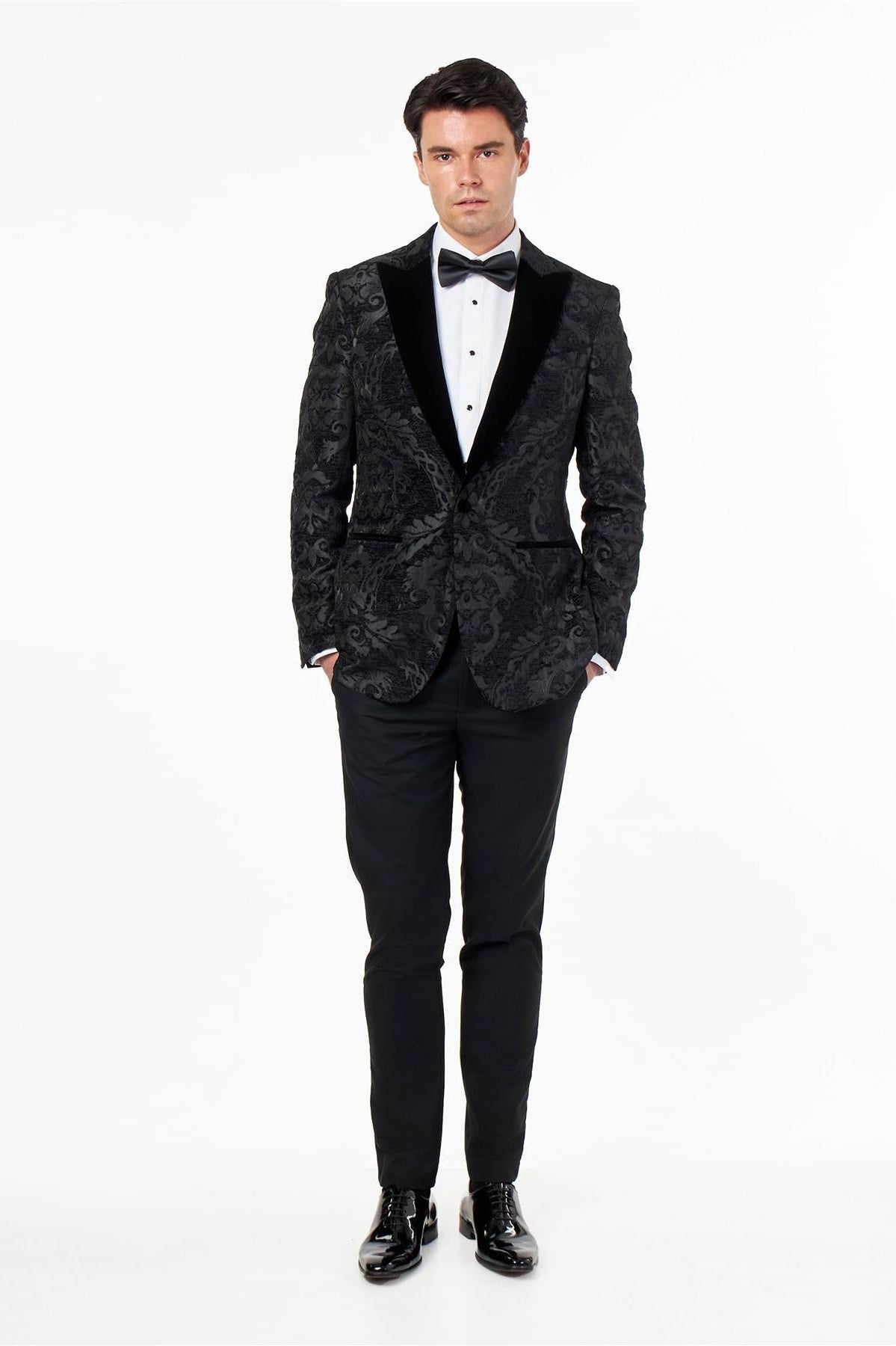 GLEN – BLACK ORNATE JACQUARD PRINT TUXEDO JACKET