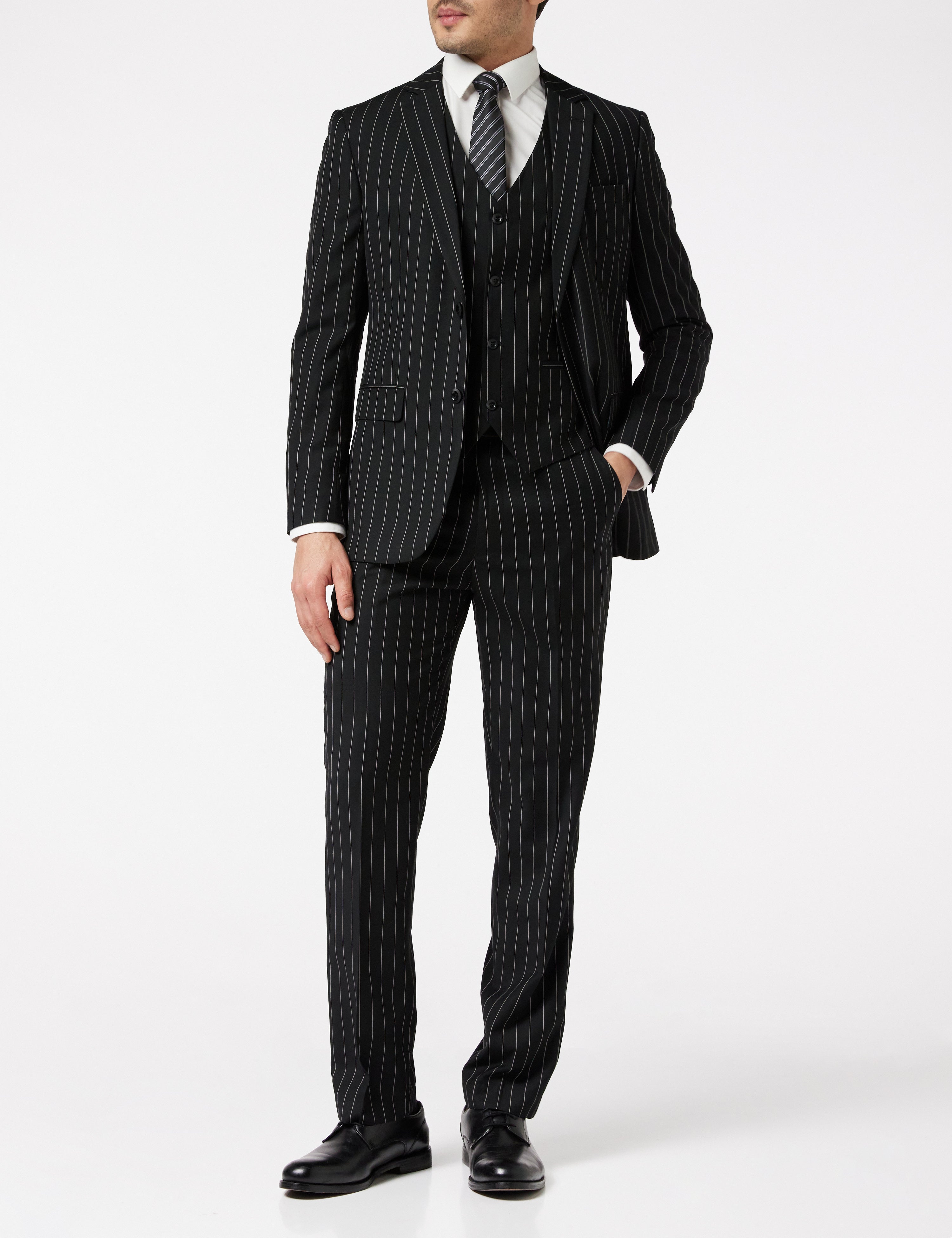CLASSIC BLACK WHITE PINSTRIPE JACKET