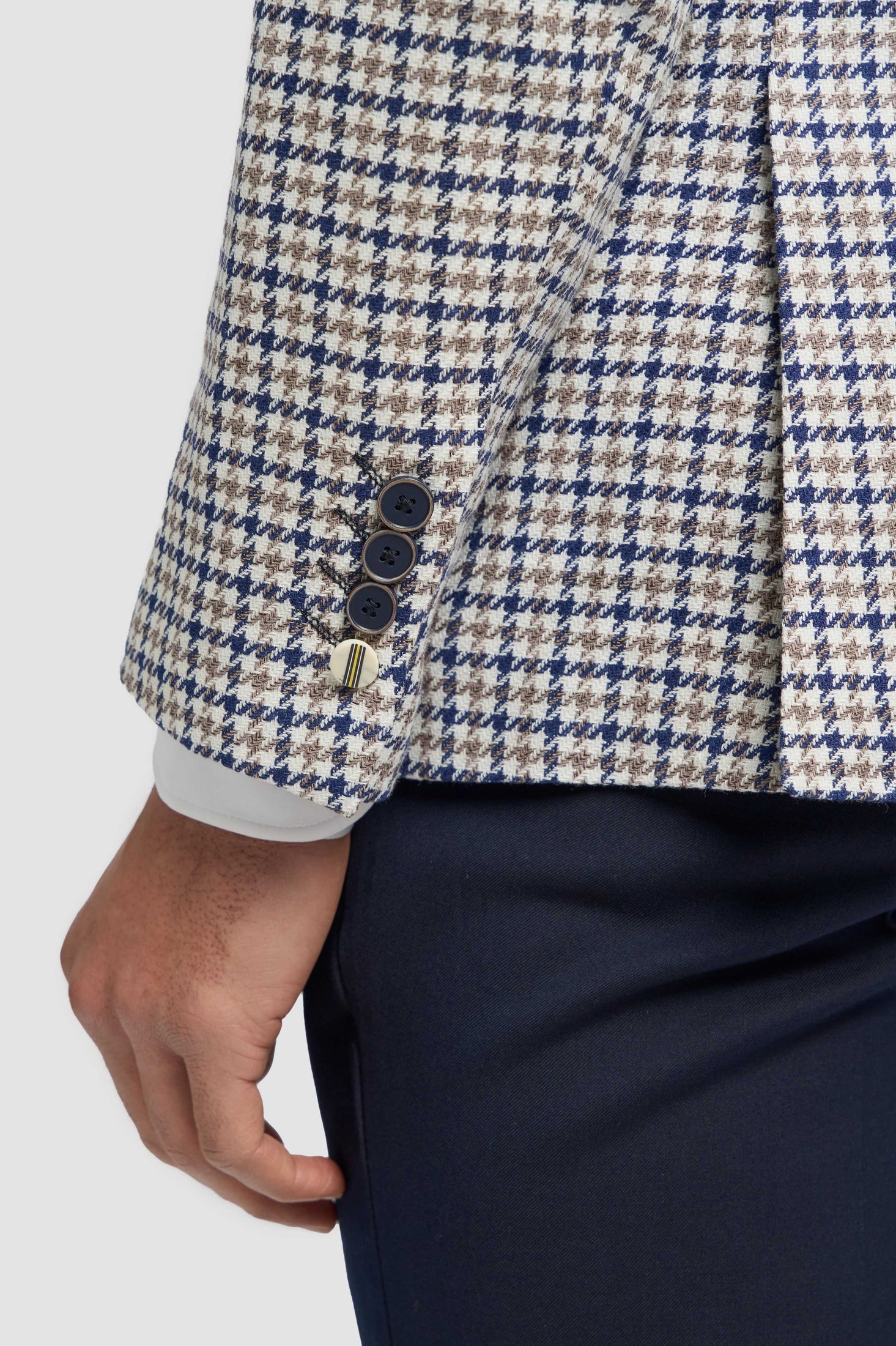 Cavani – Bartela Cotton Linen Houndstooth Jacket Beige