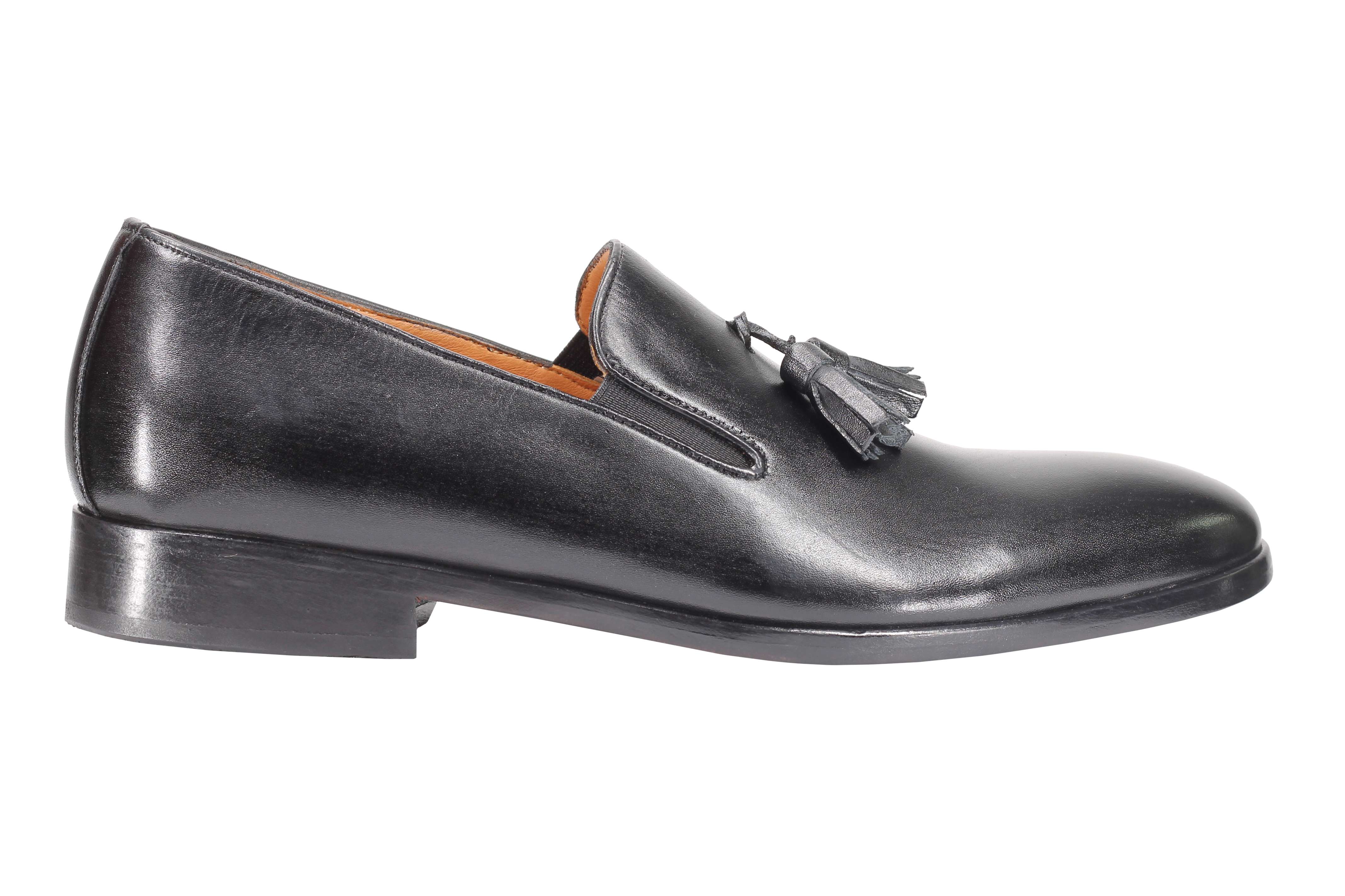 BLACK CALF LEATHER SOLE TASSEL LOAFERS