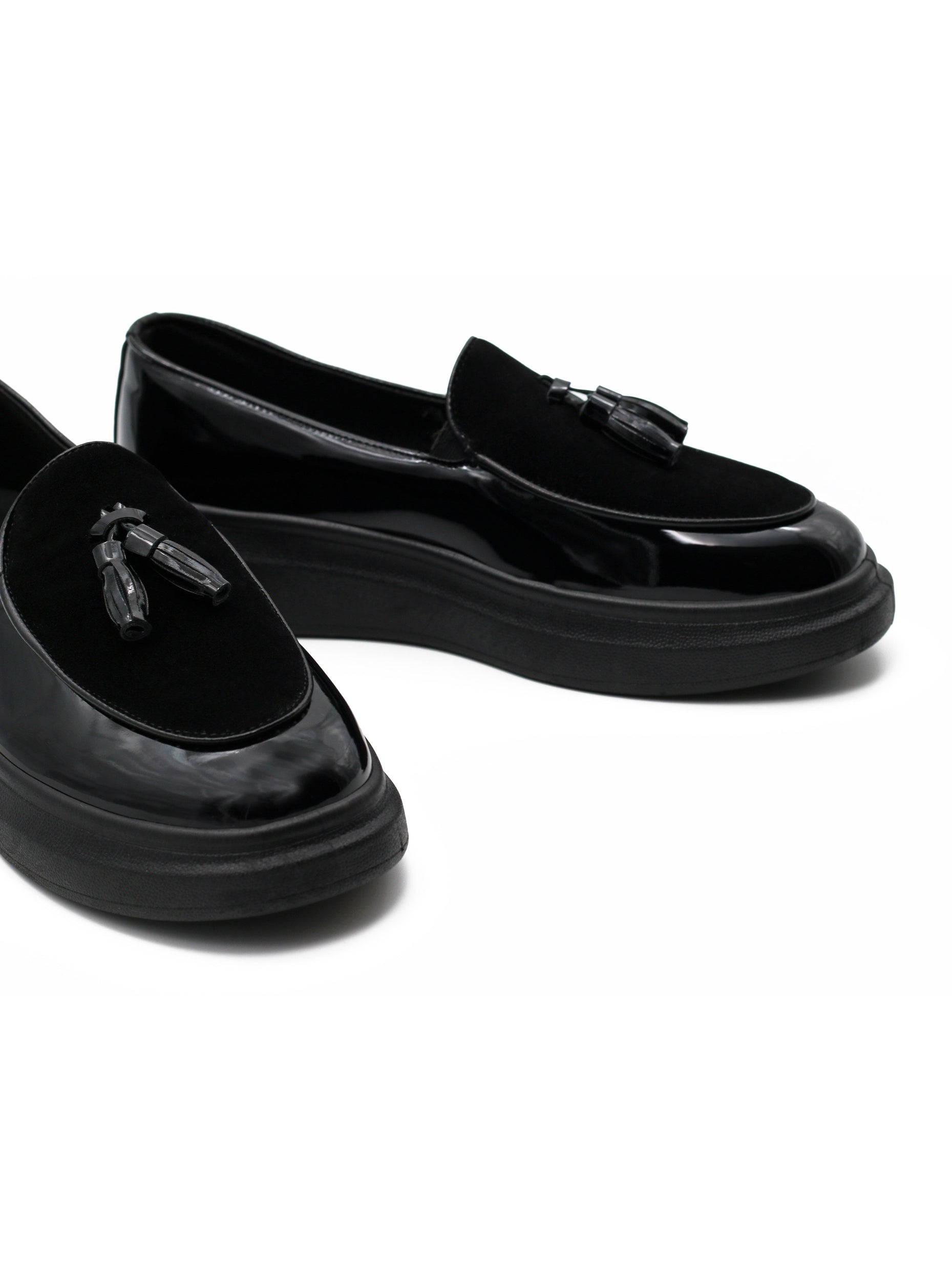 SHINY TASSEL LOAFERS