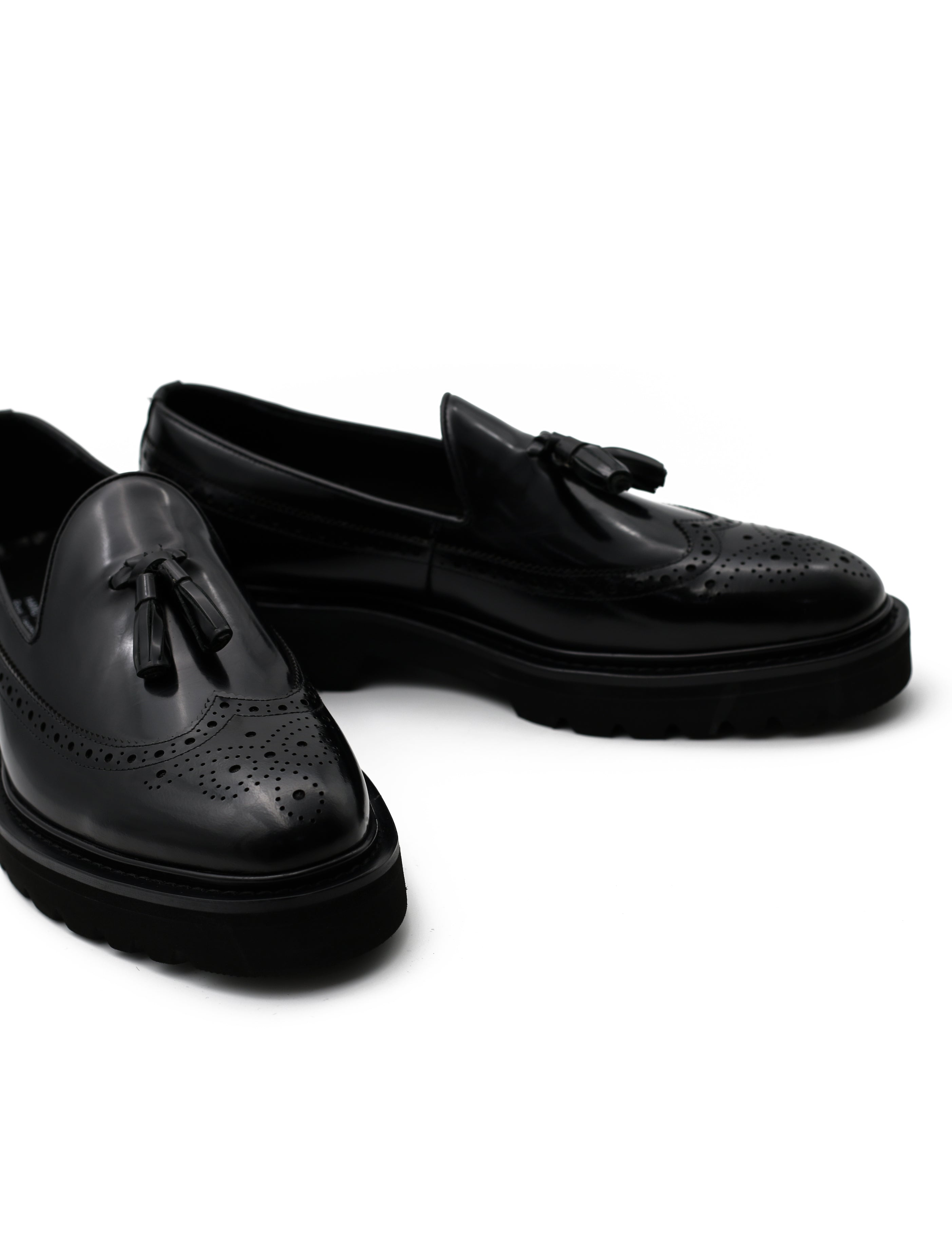 BLACK GLOSS POLISHED LEATHER TASSEL LOAFERS