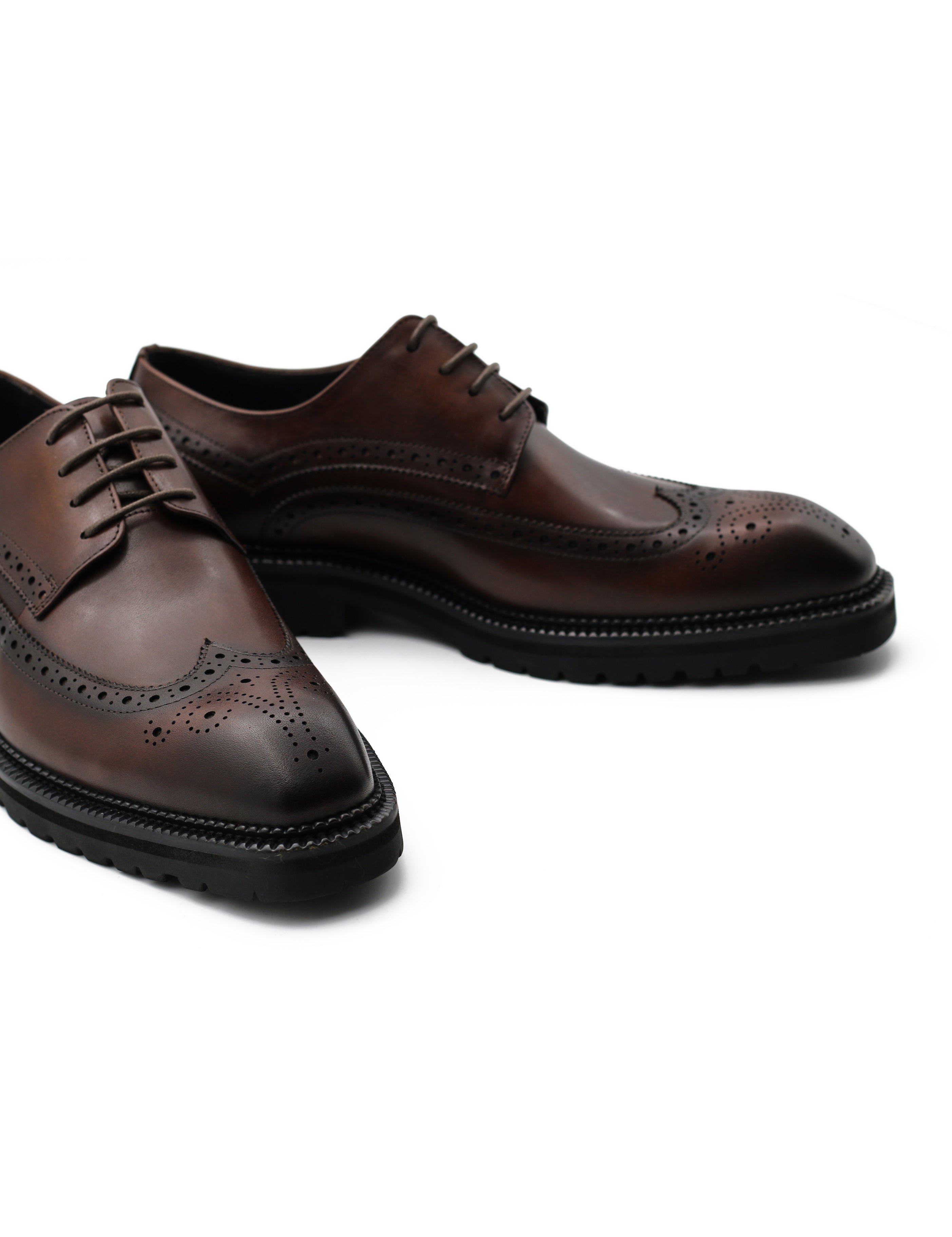 BROWN LEATHER DERBY LACE-UP SEMI BROGUE SHOES