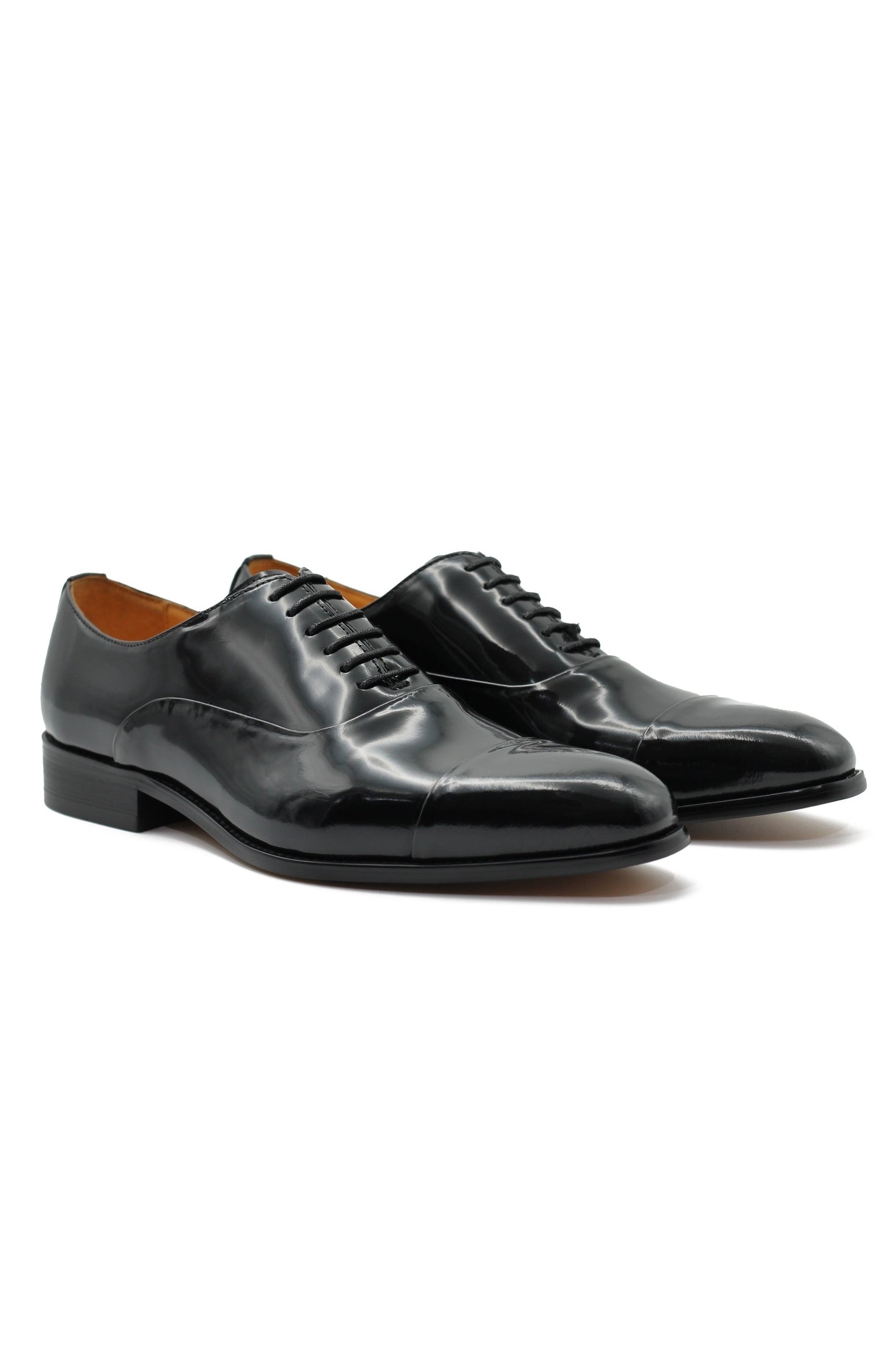 TOE CAP OXFORDS IN BLACK PATENT LEATHER