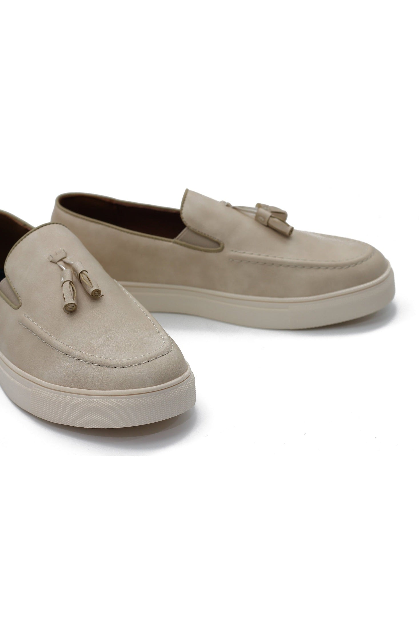 CASUAL FAUX LEATHER SNEAKERS WITH TASSELS