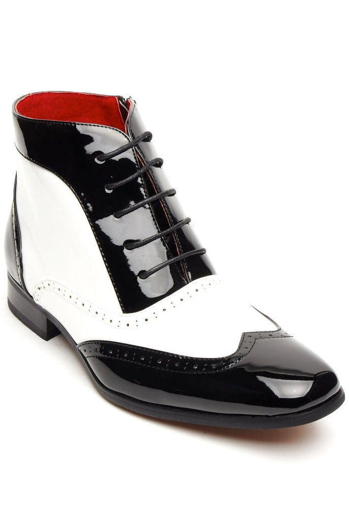 FAUX PATENT LEATHER SHINY BOOTS IN BLACK & WHITE