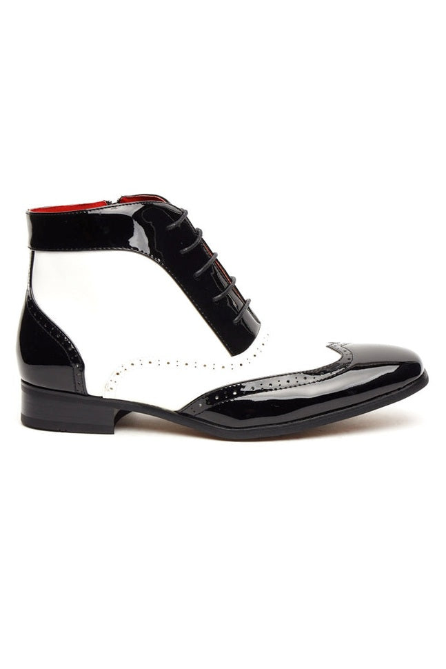 FAUX PATENT LEATHER SHINY BOOTS IN BLACK & WHITE