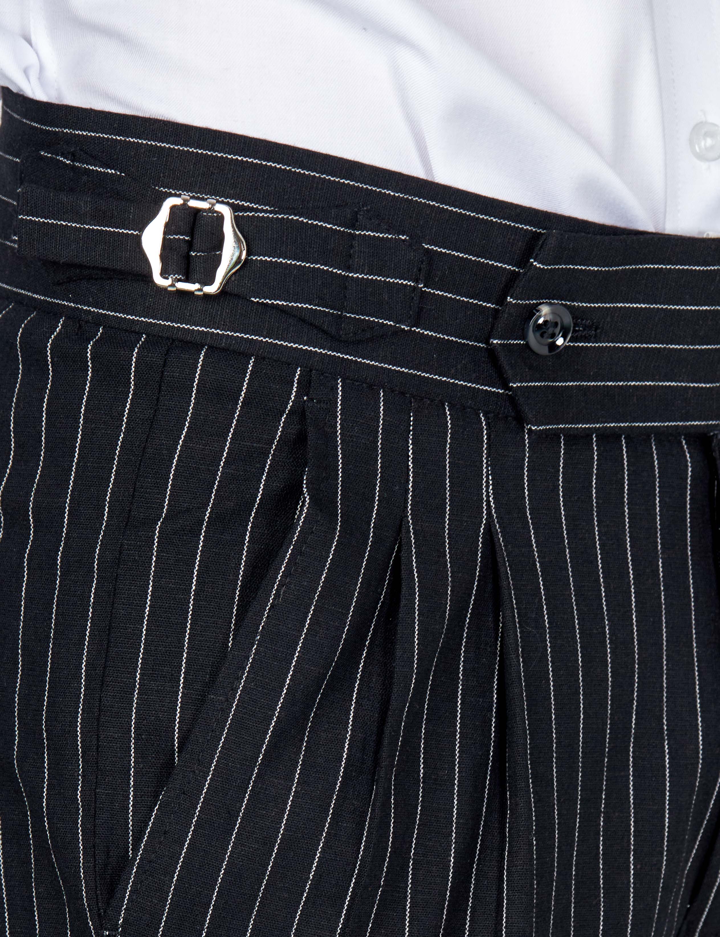 LLOYD – Black Pinstripe Double Breasted Linen Suit