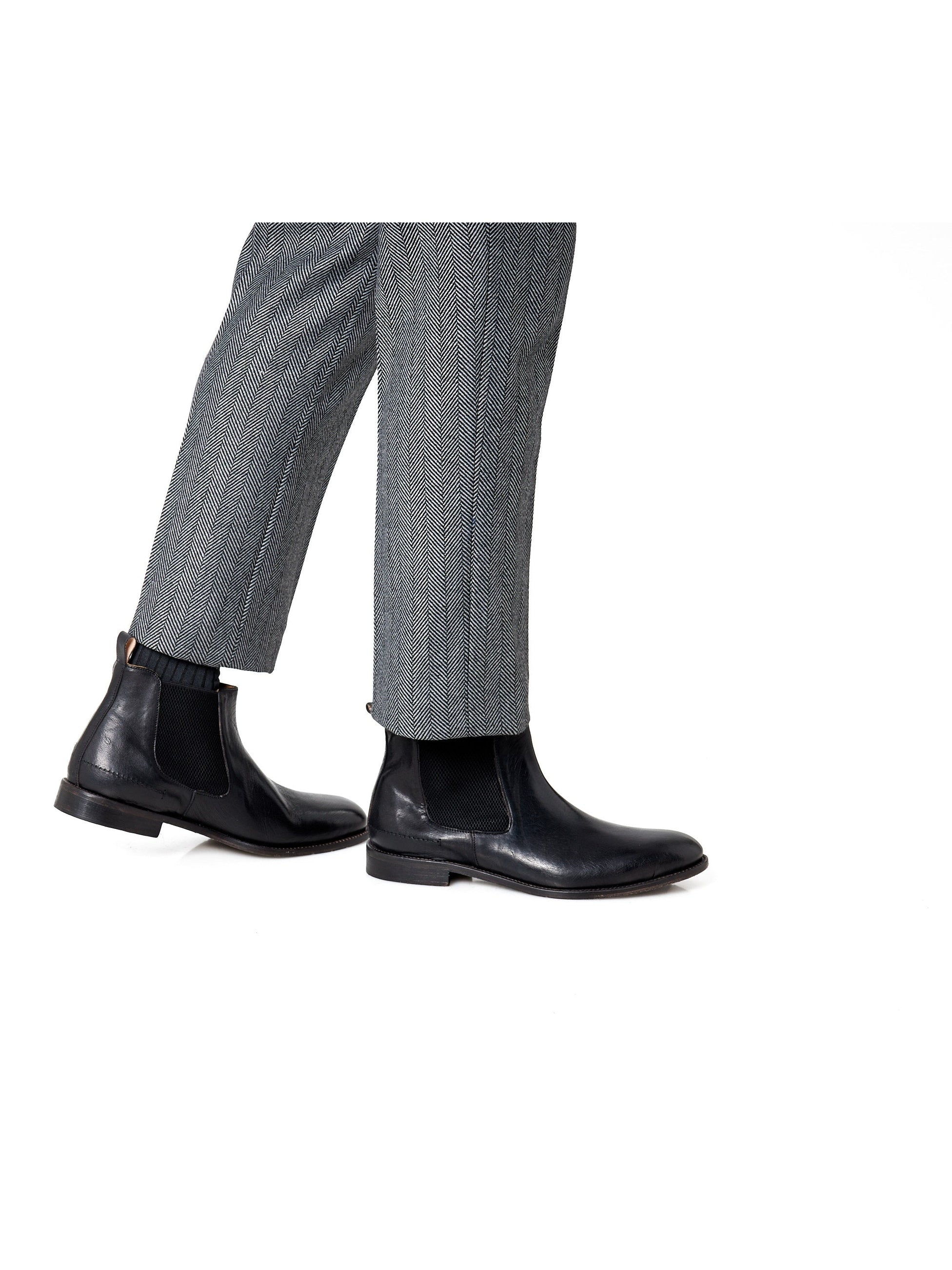 POLISHED BLACK ITALIAN LEATHER CHELSEA BOOTS
