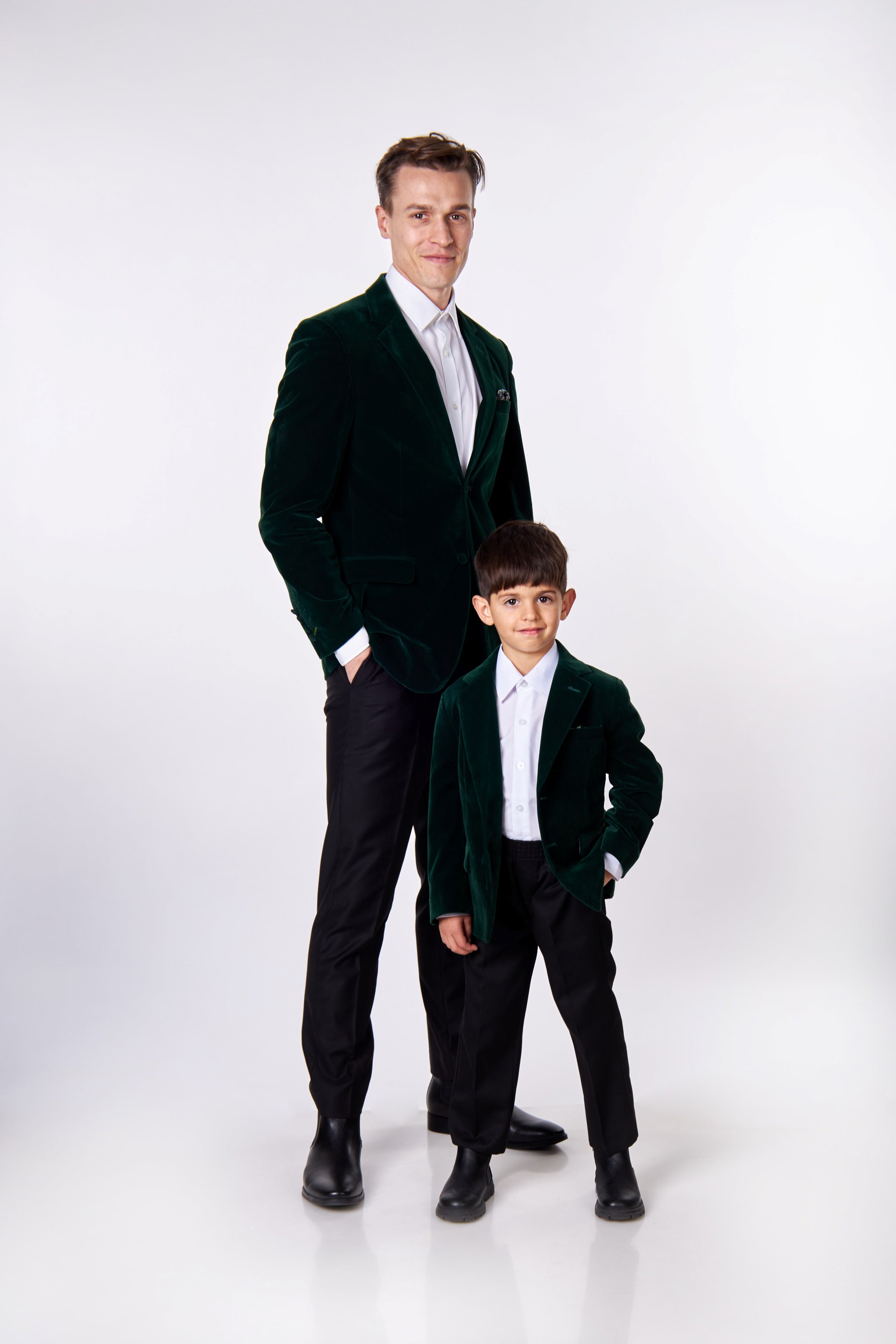 MATCHING FAMILY VELVET BLAZER IN GREEN