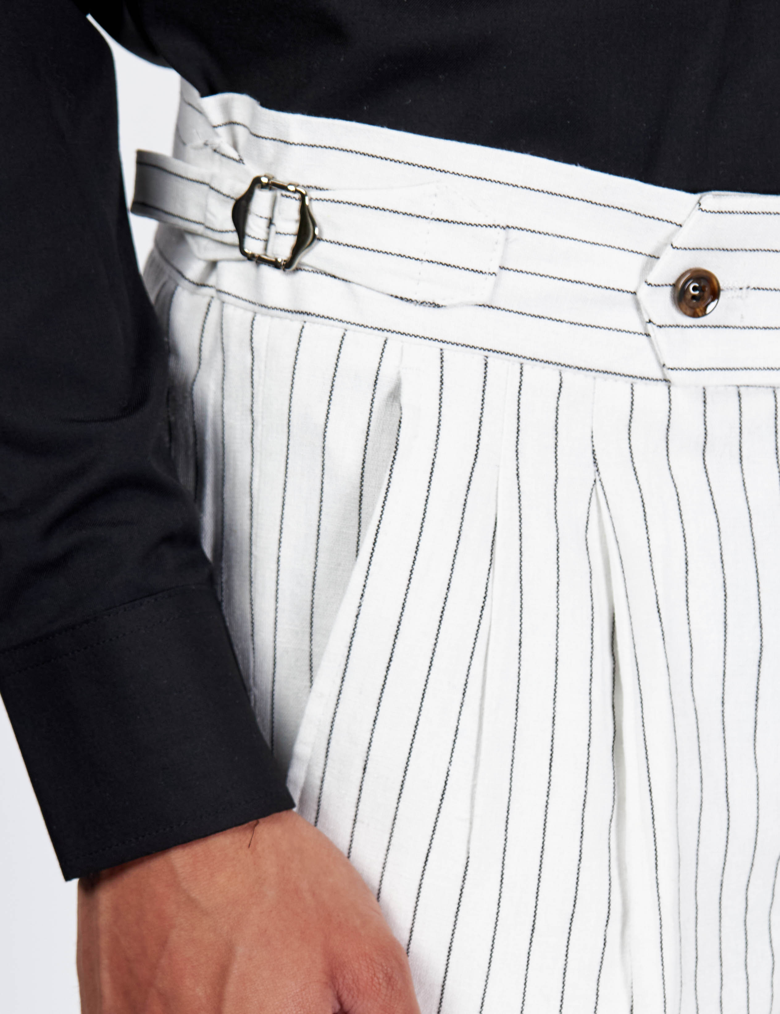 LLOYD – White Double Breasted Pinstripe Linen Suit