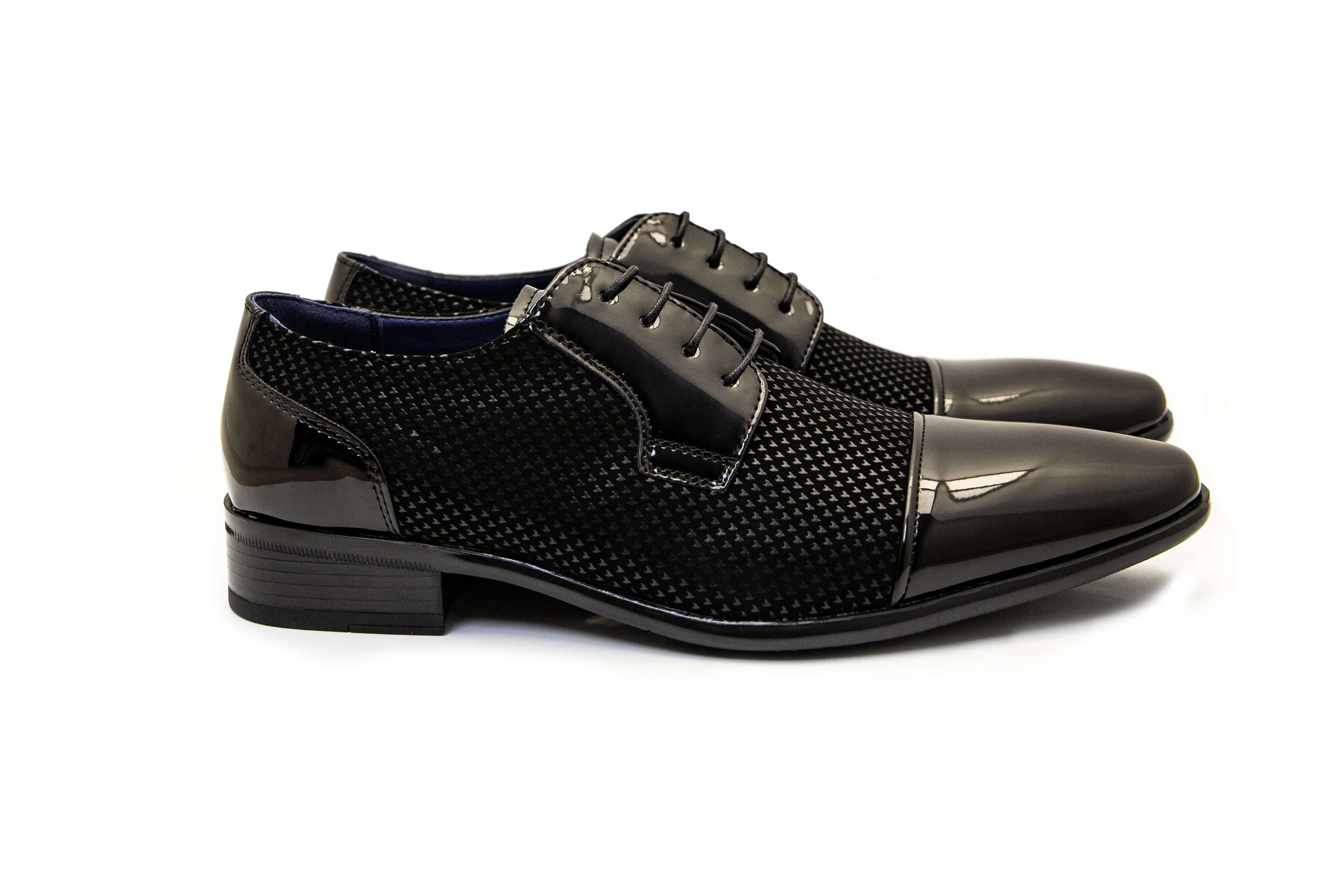 PATENT LEATHER LACE UP SHOES IN TWO TONE