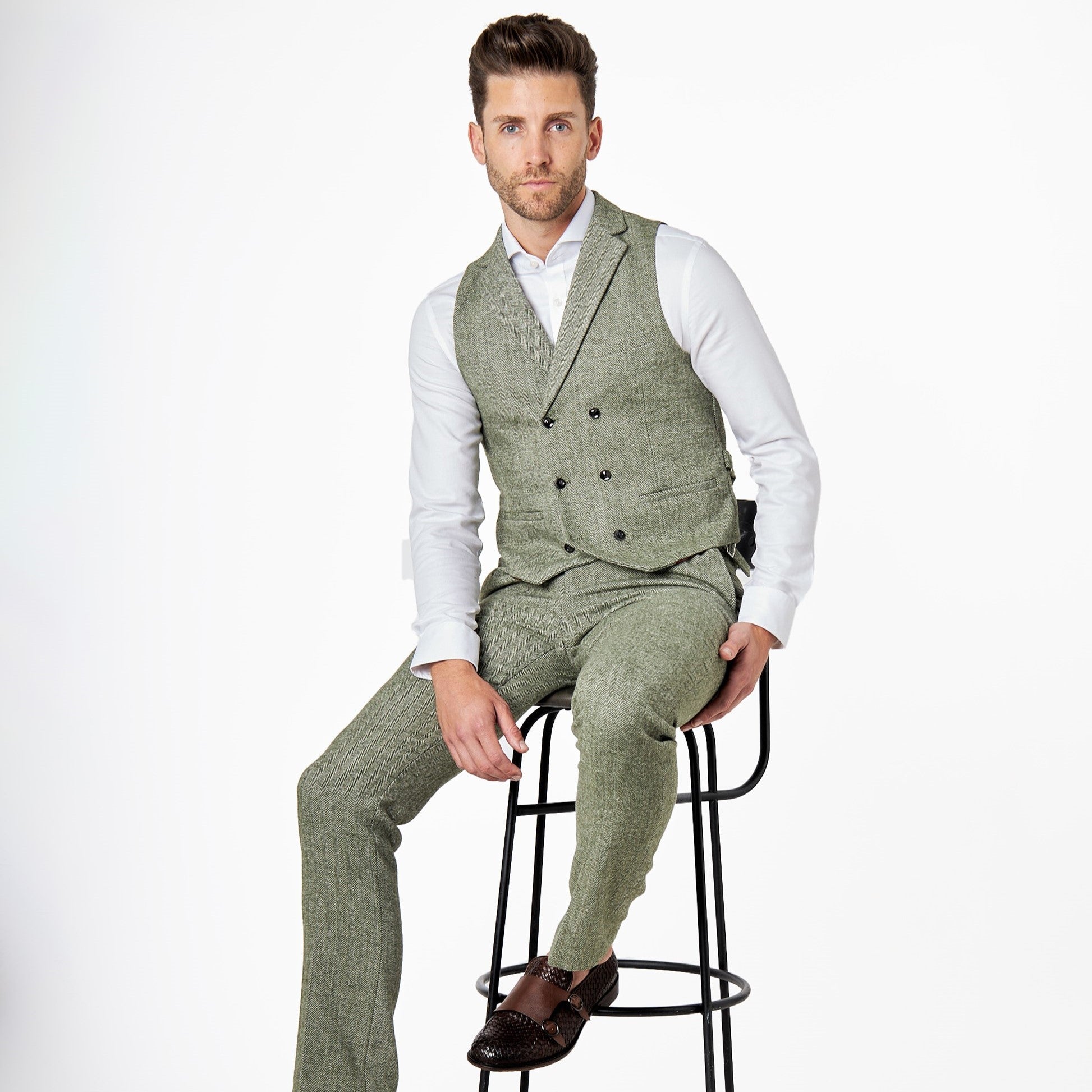 How to wear a double-breasted waistcoat