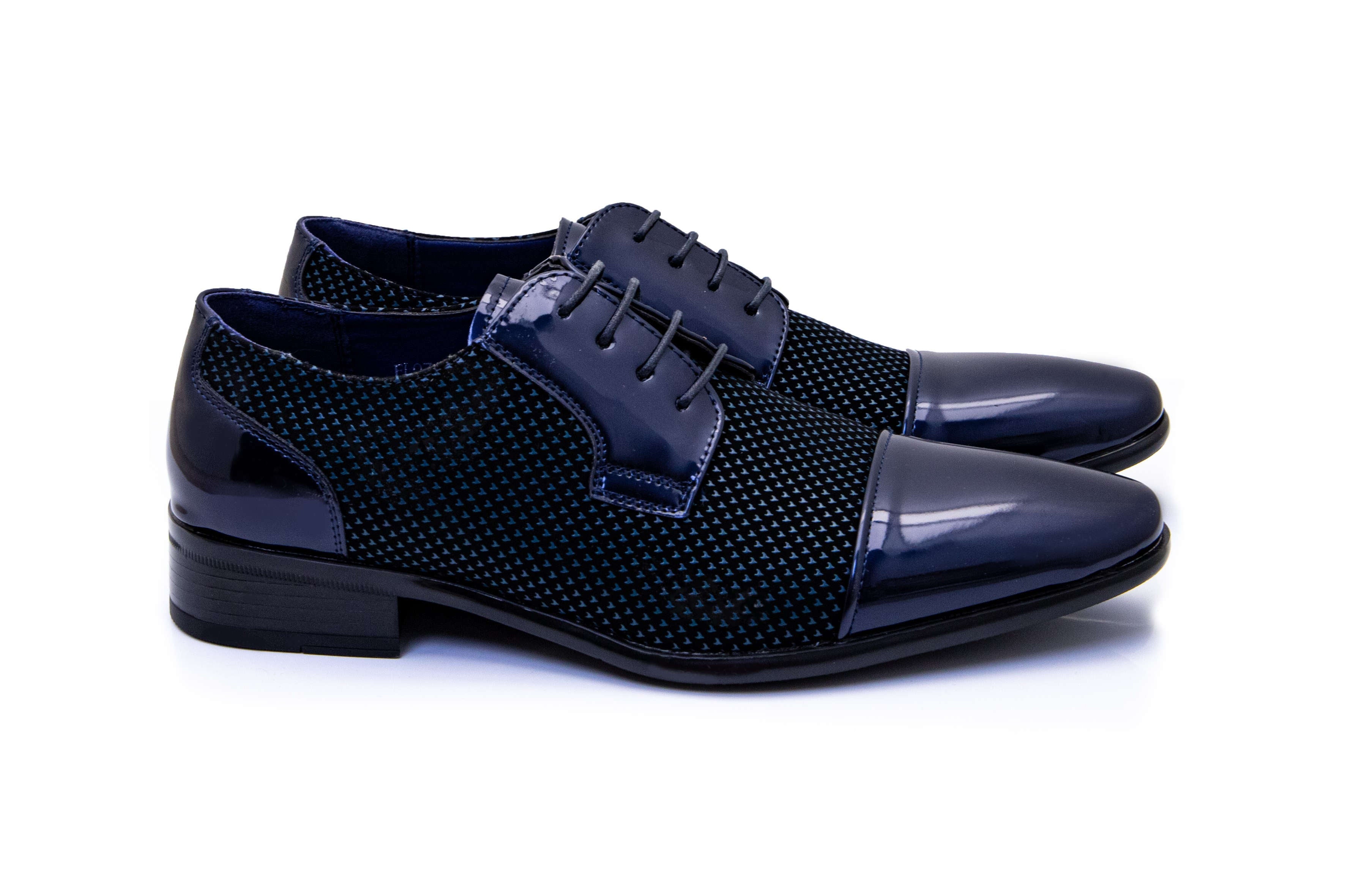 PATENT LEATHER LACE UP SHOES IN TWO TONE