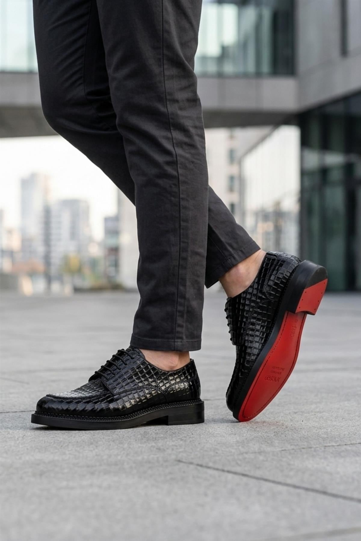 MARLOW Men’s Black Croc-Embossed Leather Moc-Toe Derby Shoes