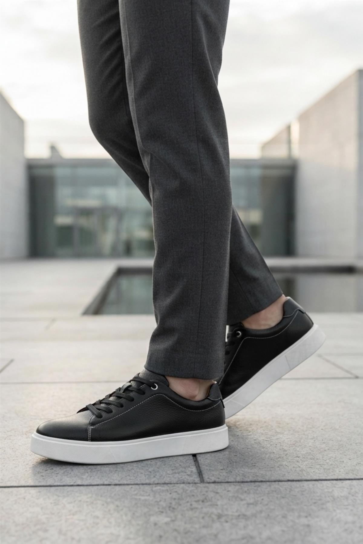 Men’s Black Grain-Effect Faux Leather Lace-Up Trainers