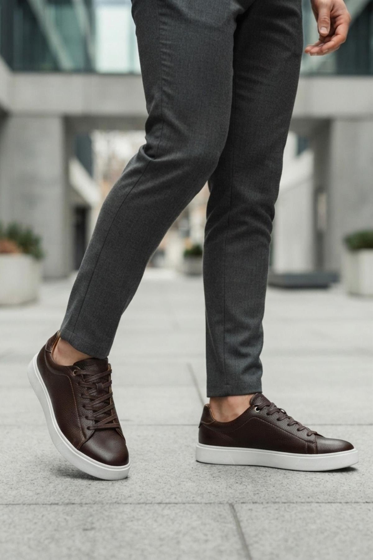 Men’s Coffee Brown Grain-Effect Faux Leather Lace-Up Trainers