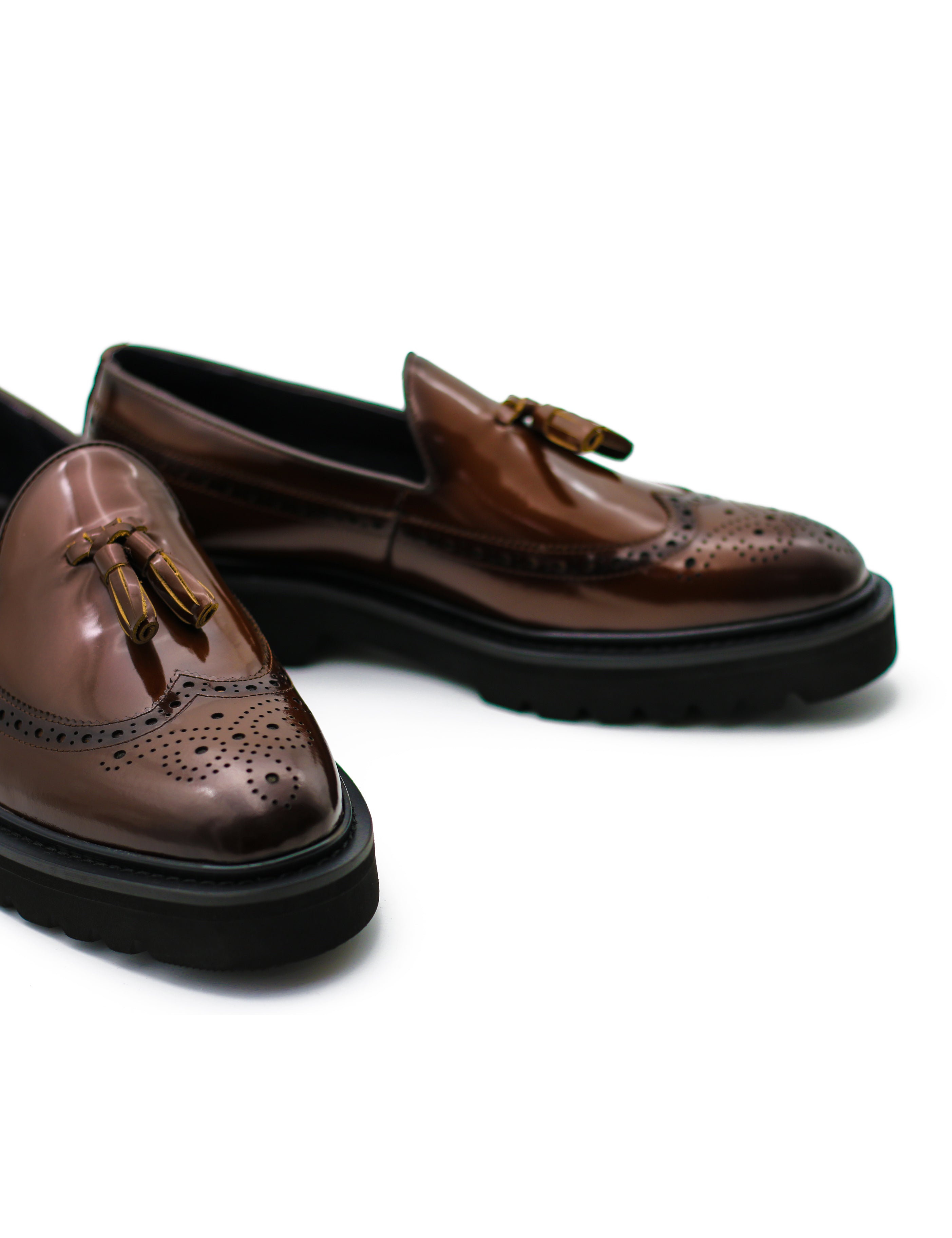BROWN GLOSS POLISHED LEATHER TASSEL LOAFERS