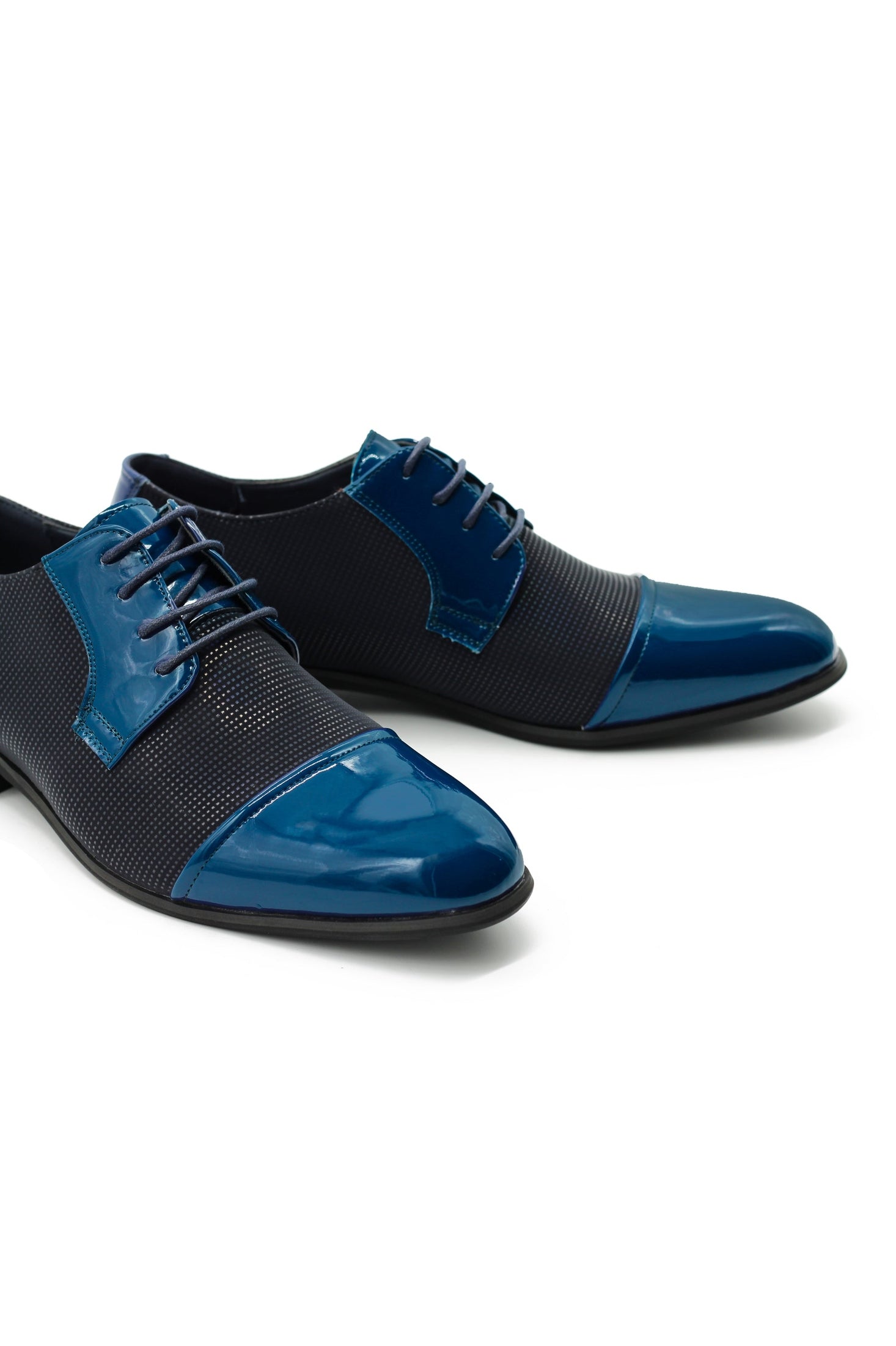 PATENT LEATHER LACE UP SHOES IN TWO TONE