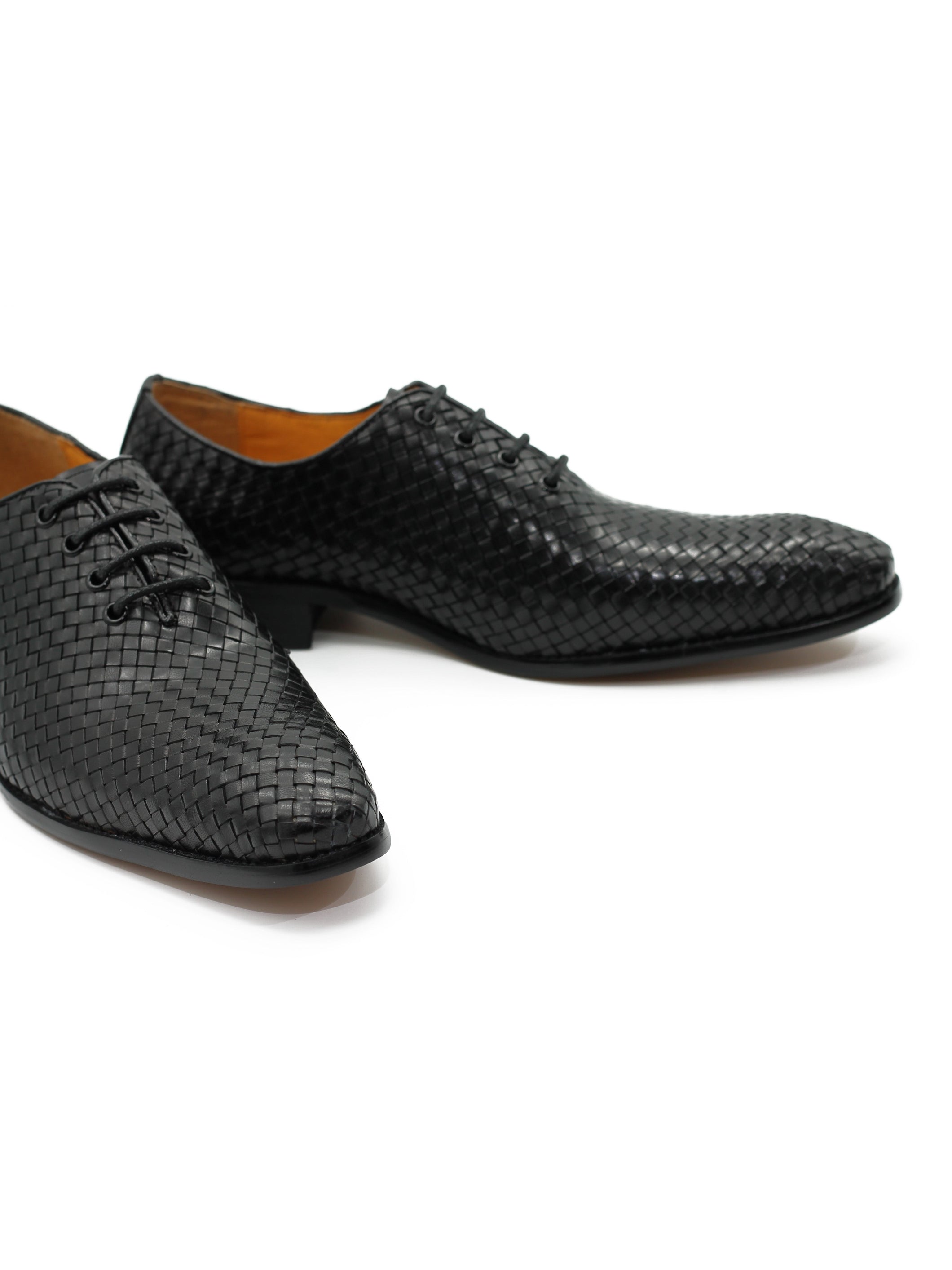 BLACK LATTICE WOVEN LEATHER SHOES