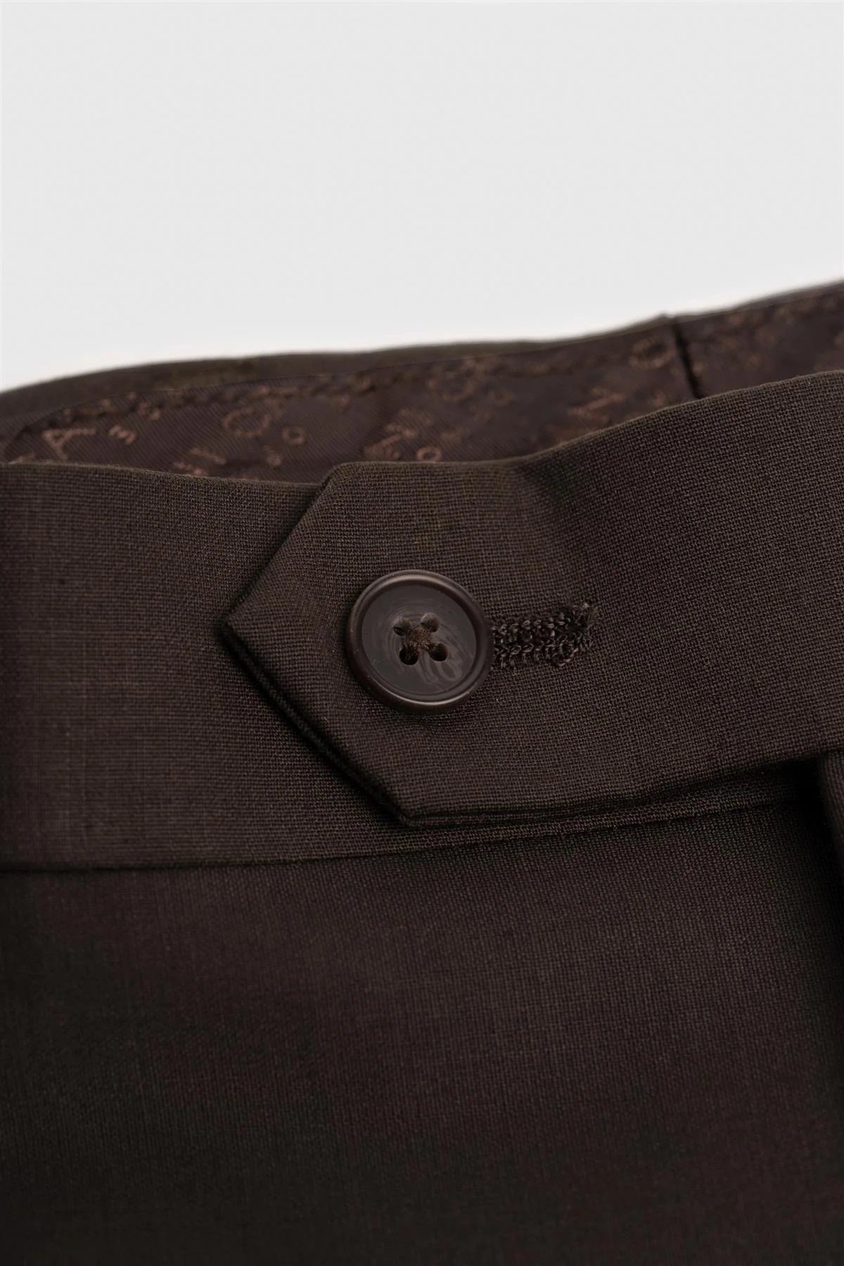 Cavani Bond Auburn Men’s Wool Blend 3 Piece Tailored Suit