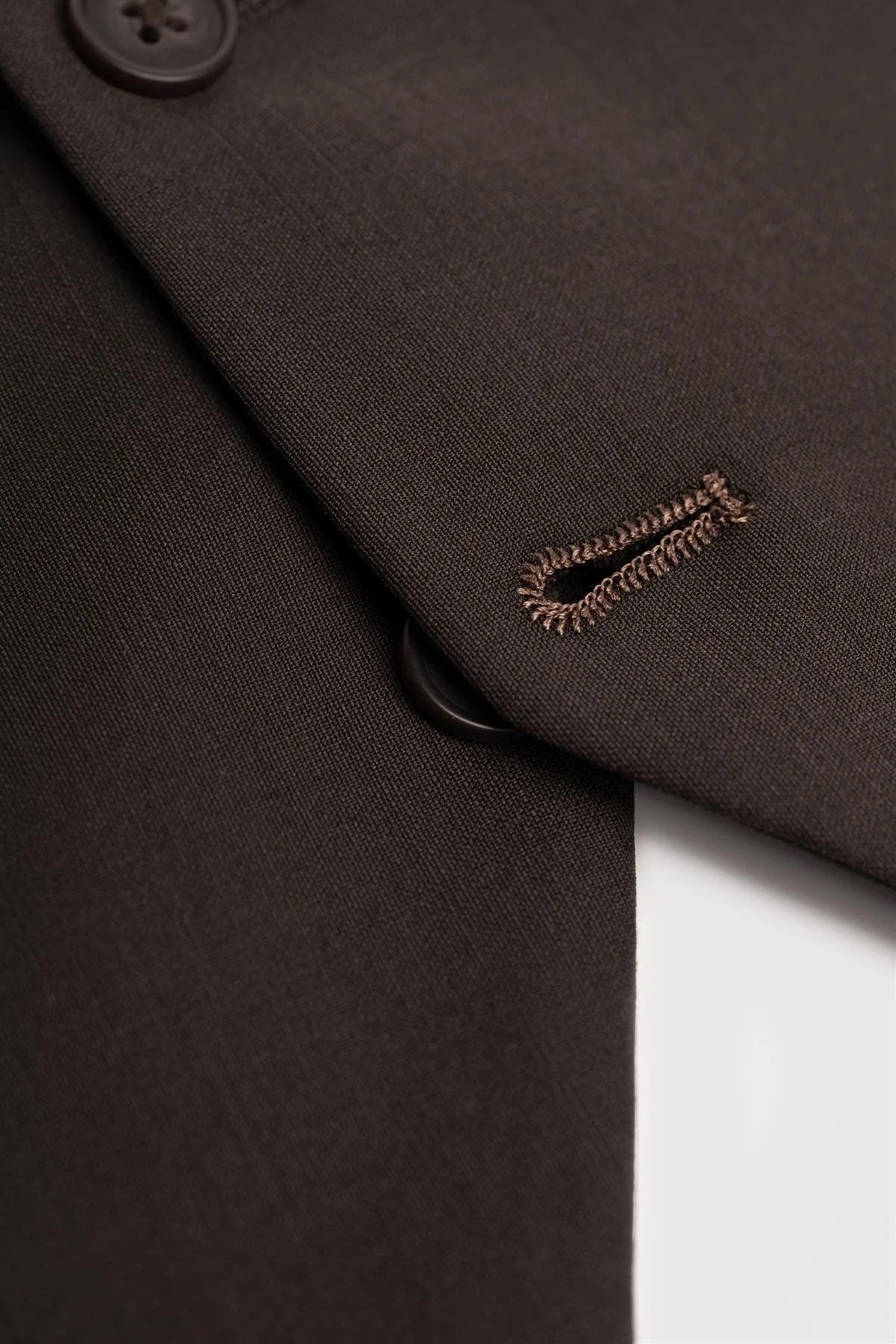 Cavani Bond Auburn Men’s Wool Blend 3 Piece Tailored Suit