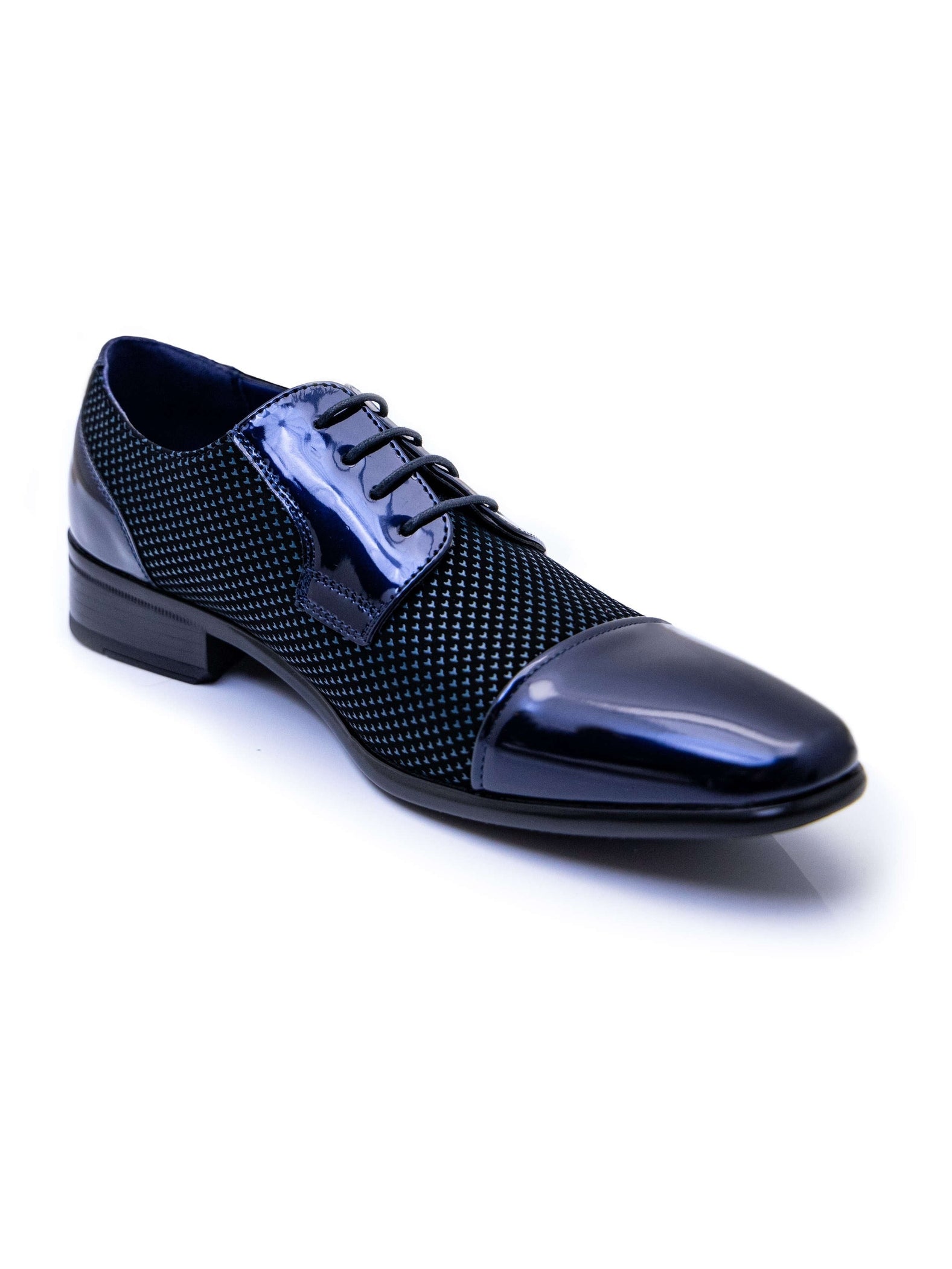 PATENT LEATHER LACE UP SHOES IN TWO TONE