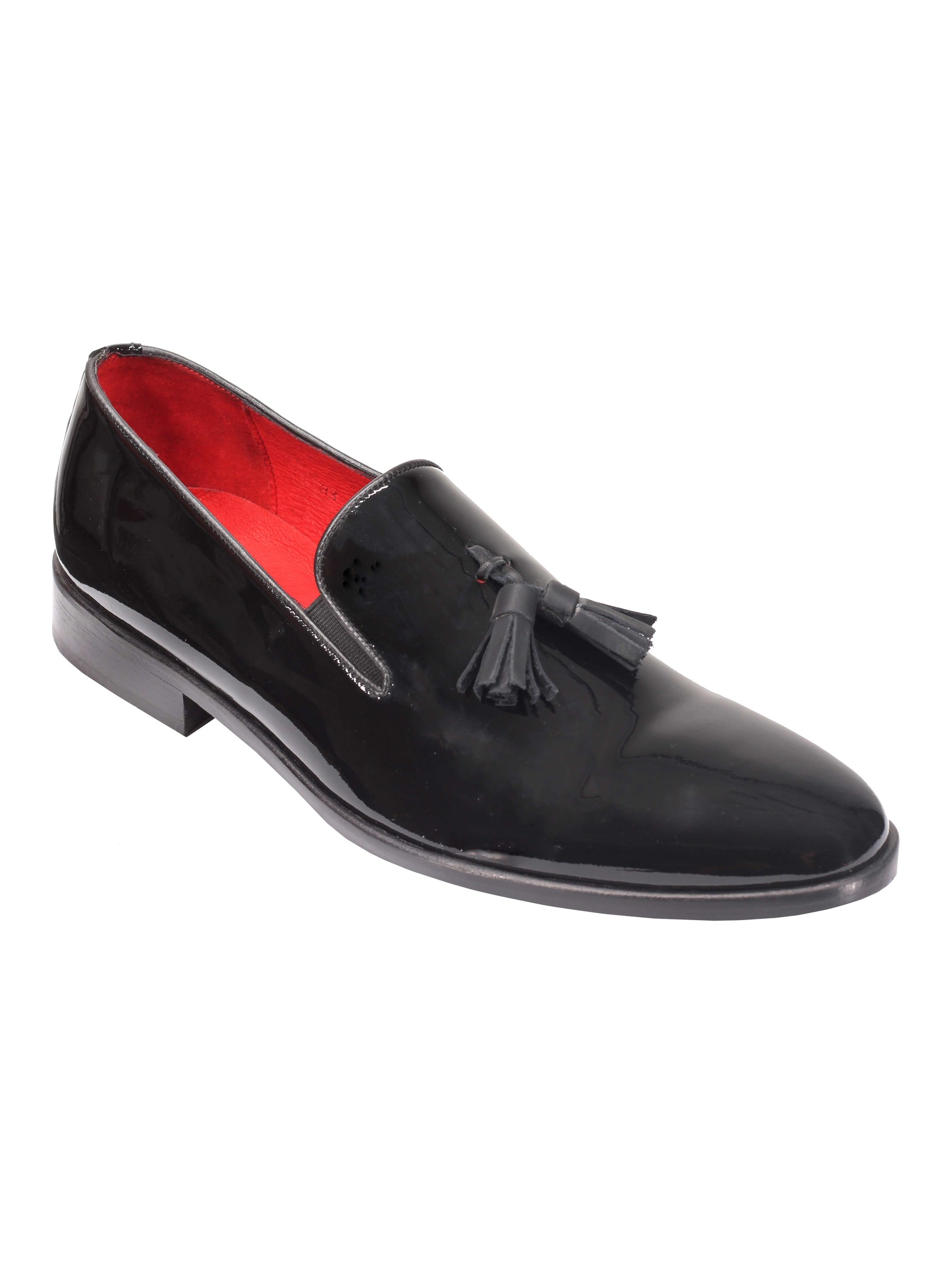 SHINY LEATHER TASSEL LOAFER IN BLACK