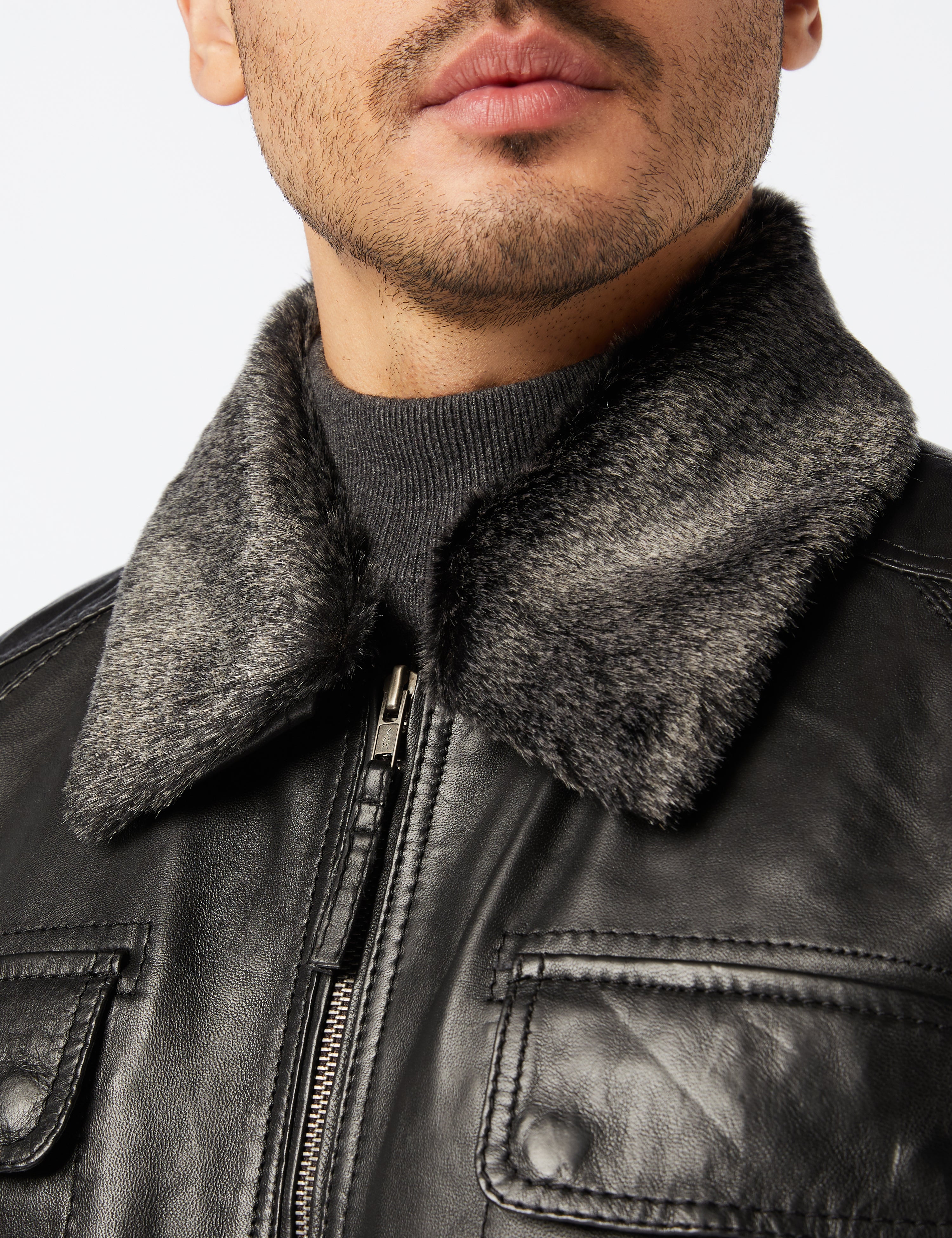 BOMBER EN CUIR AVEC FOURRURE