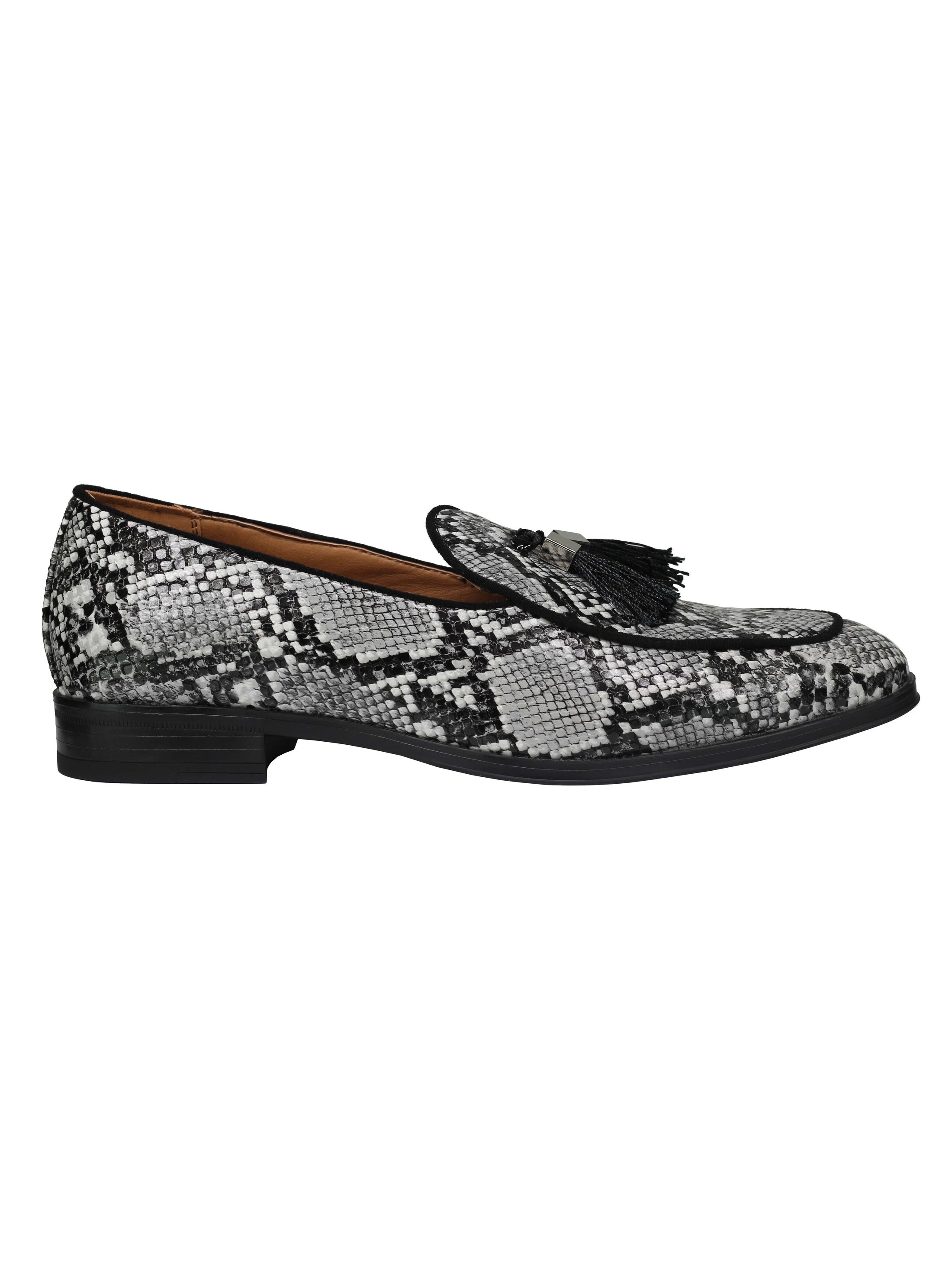 Printed Effect Tassel Loafers In Black White