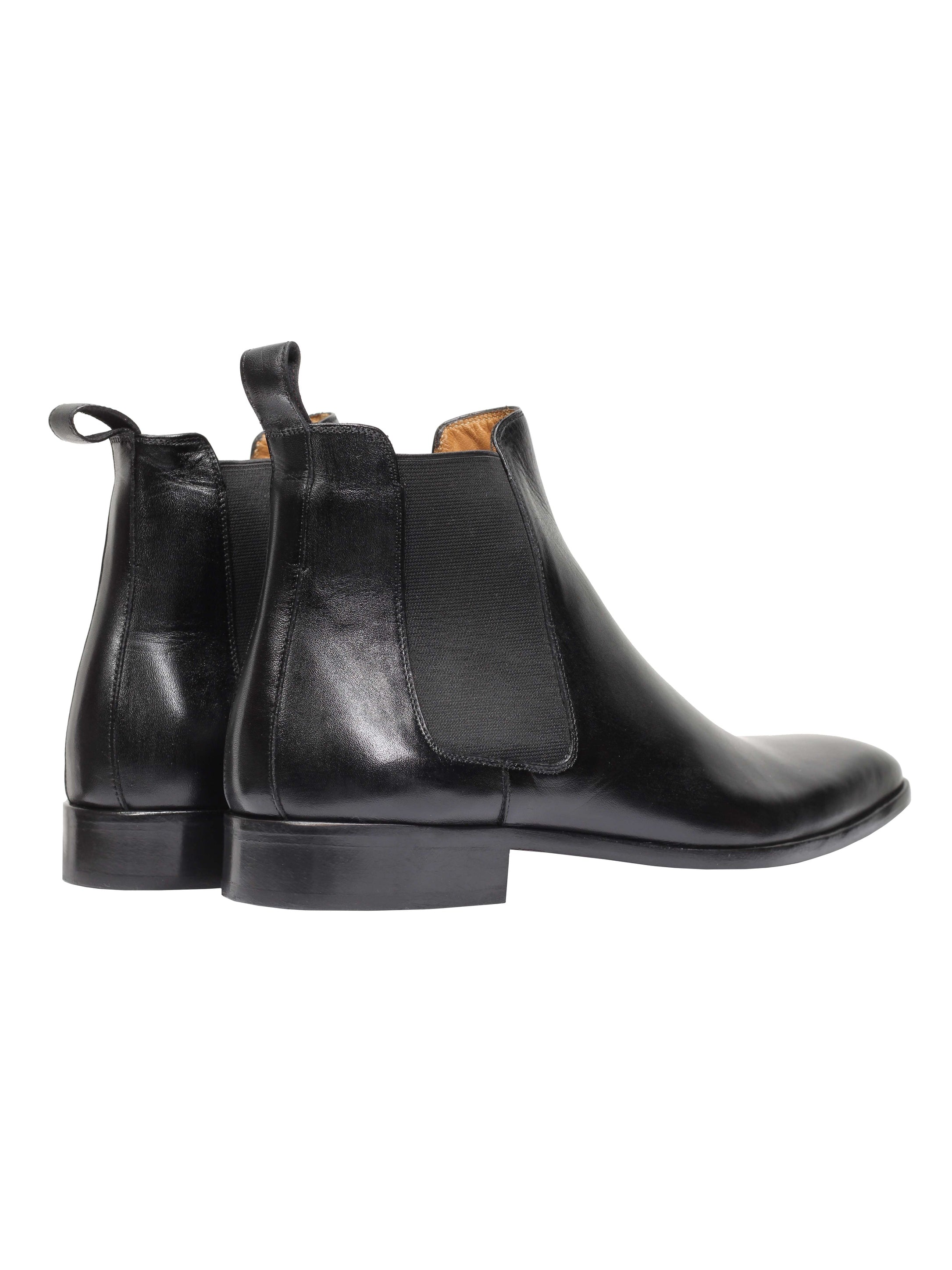 BLACK CALF LEATHER CHELSEA BOOTS