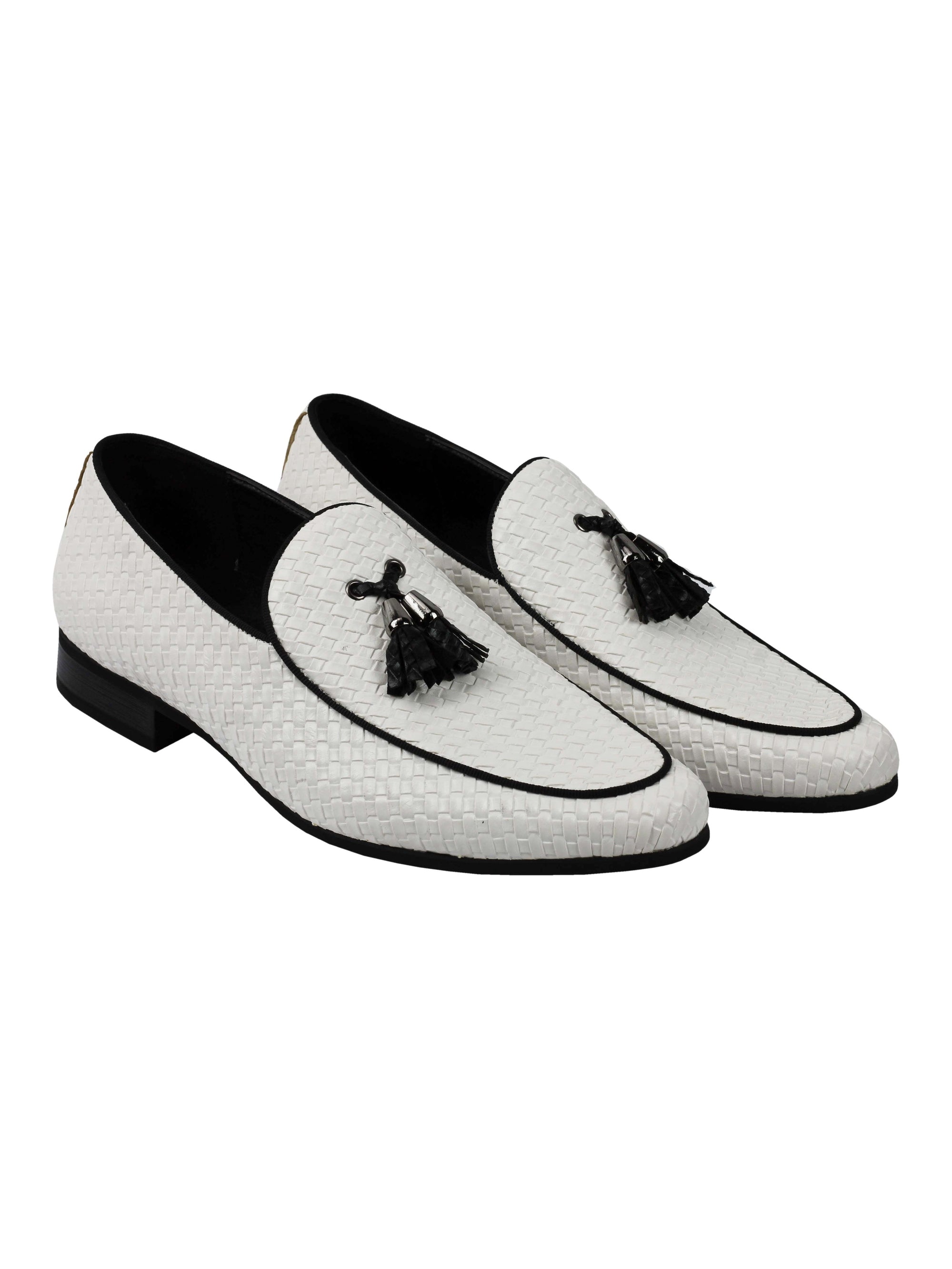 RETRO TASSEL MOCCASIN LOAFERS IN WHITE