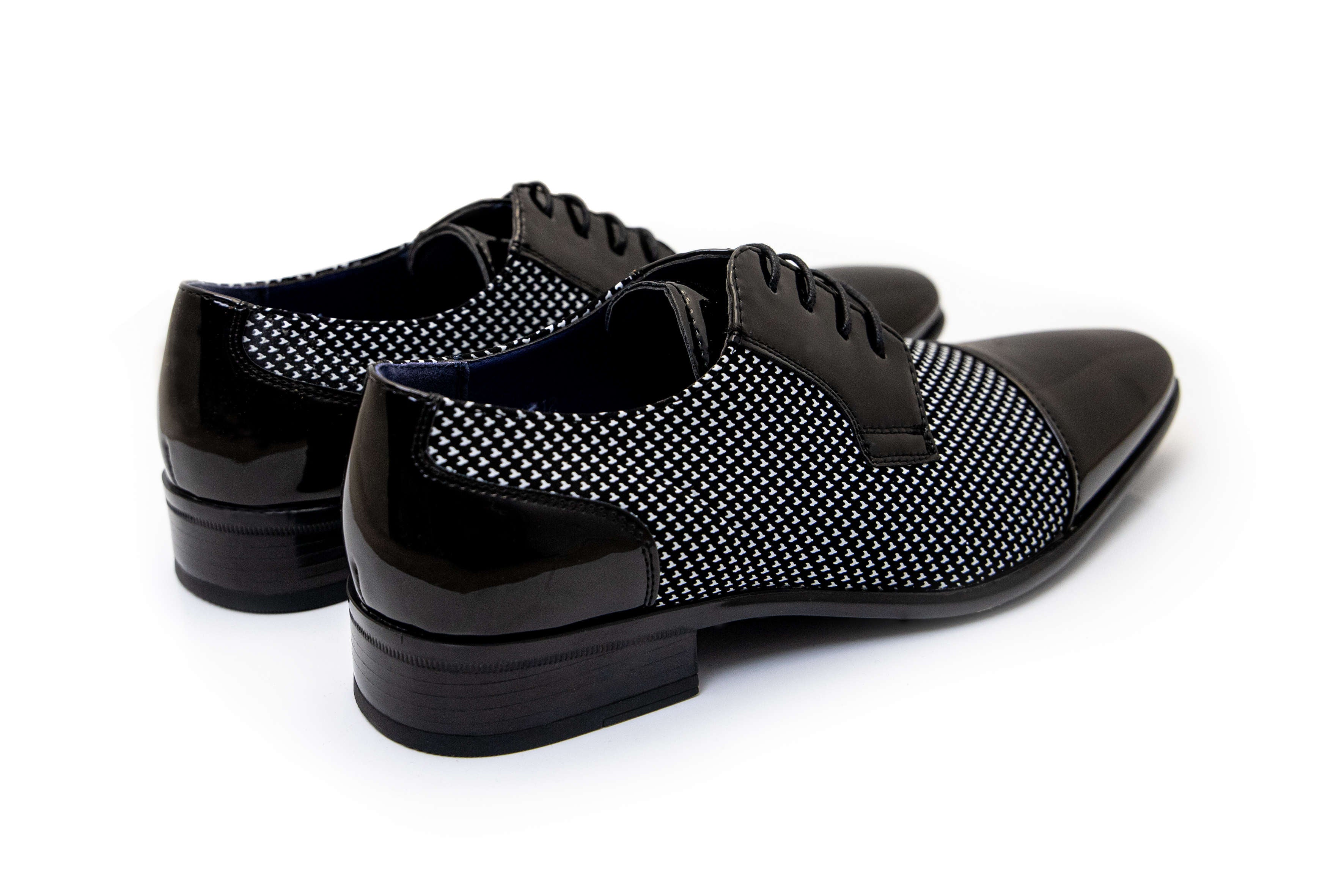 PATENT LEATHER LACE UP SHOES IN TWO TONE